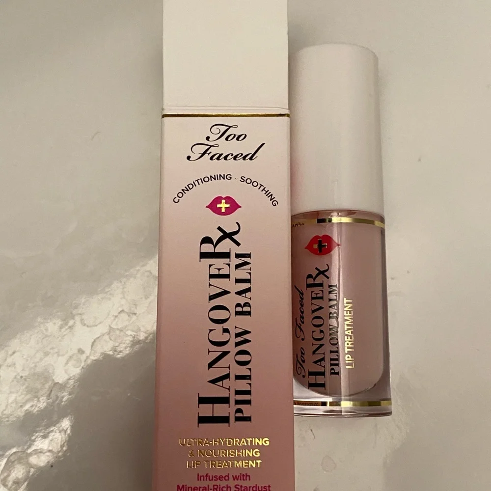 NWT too faced Hangover Pillow Balm Ultra-Hydrating Lip Balm